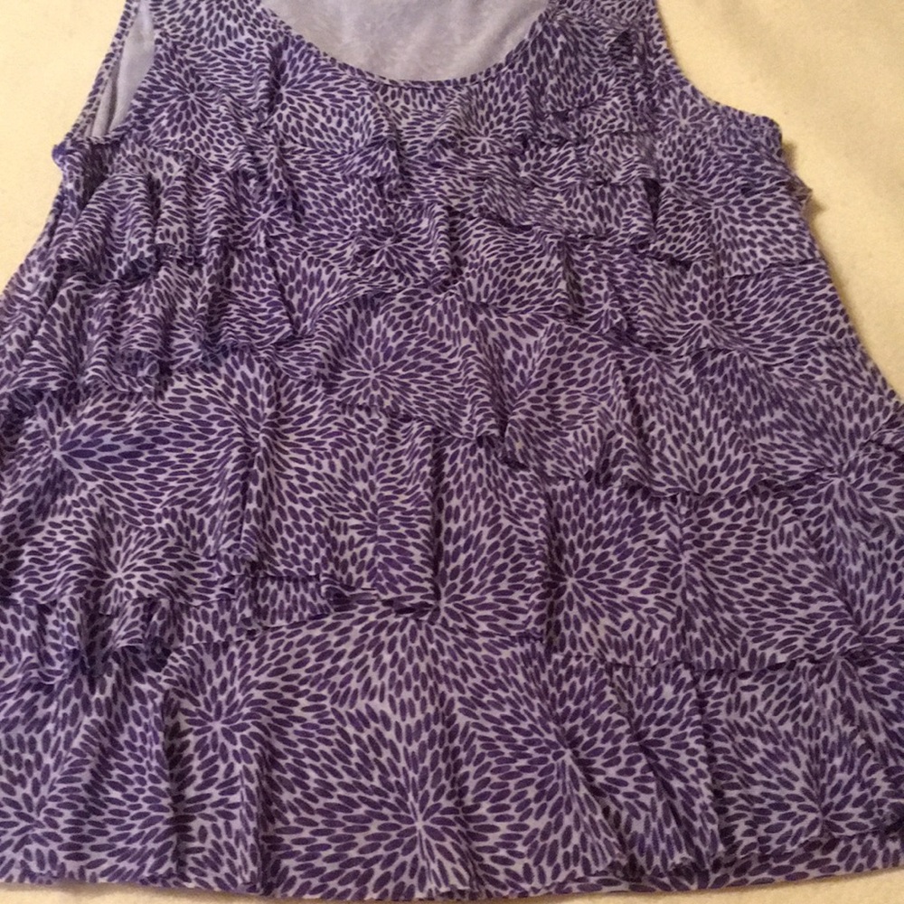 EUC Ruffled tank - Picture 2 of 6
